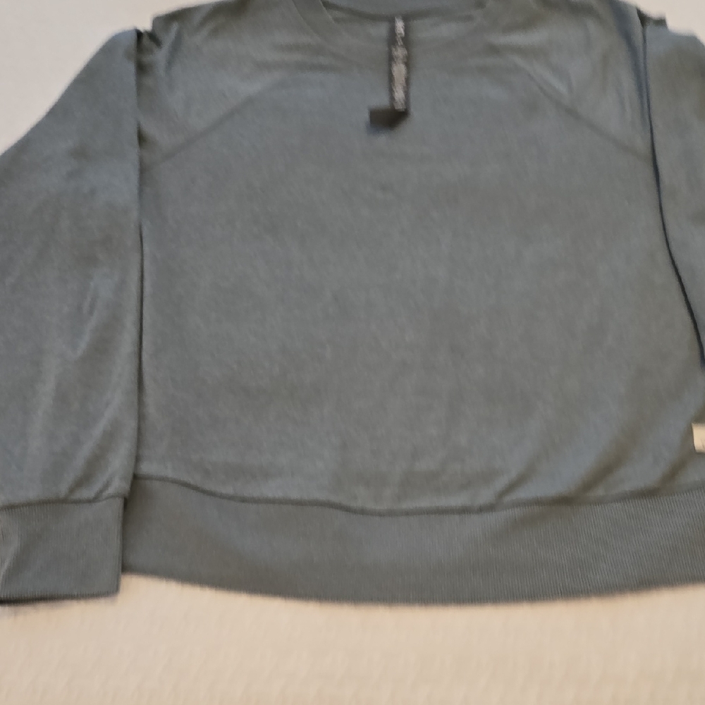 Vuori Heather Gray Crewneck Top